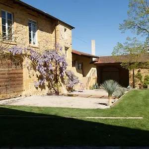lodges-en-pierres-dorees.hotels-rhonealpes.com/